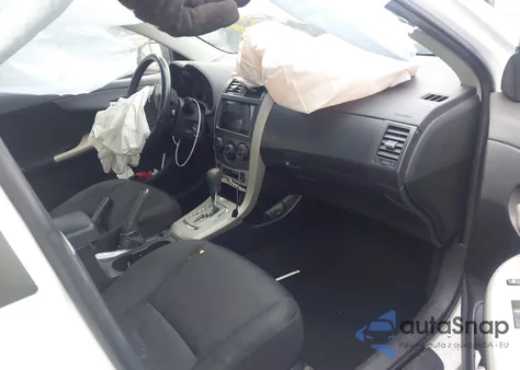 2010 Toyota Corolla S z USA, uszkodzony, nr VIN 2T1BU4EE3AC413255